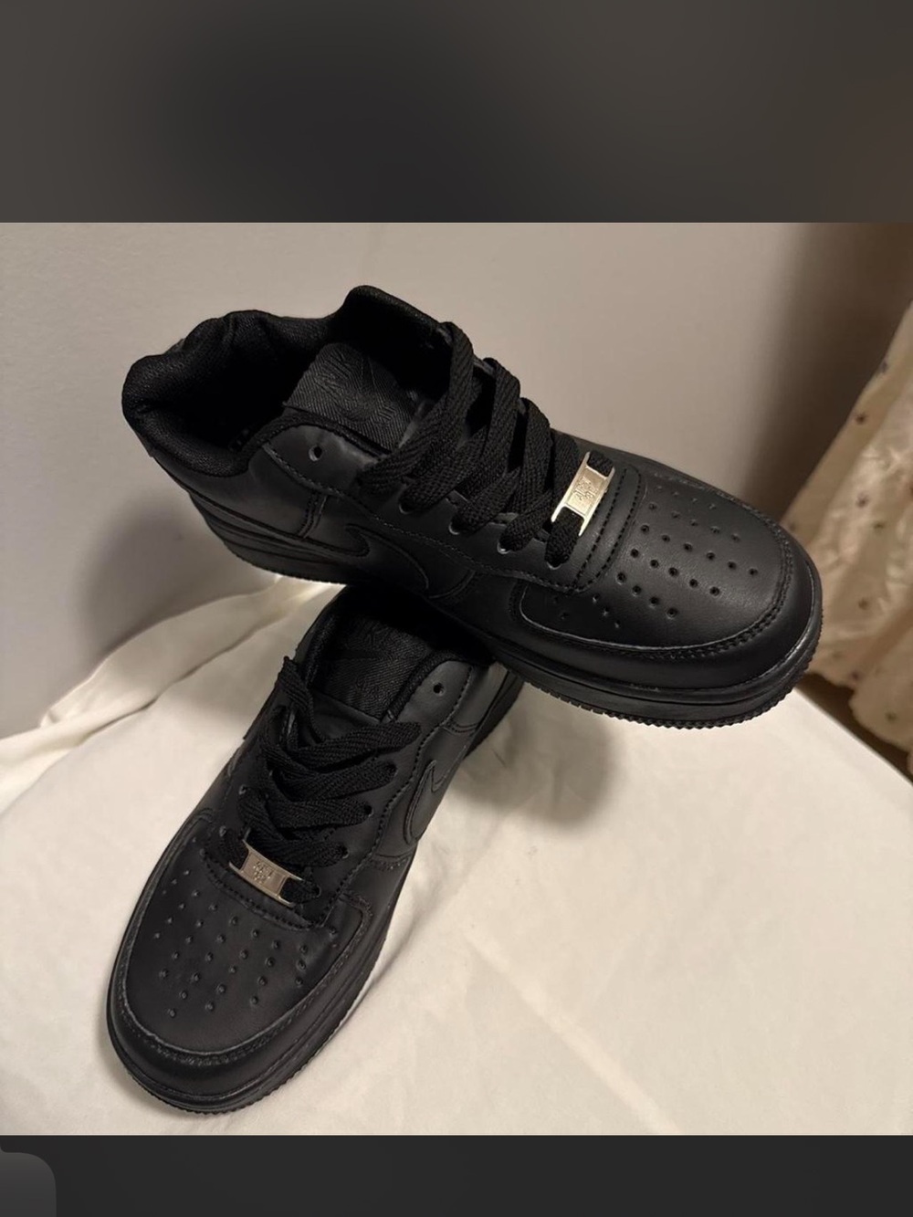 Nike Black Low-Top Women's Sneakers
